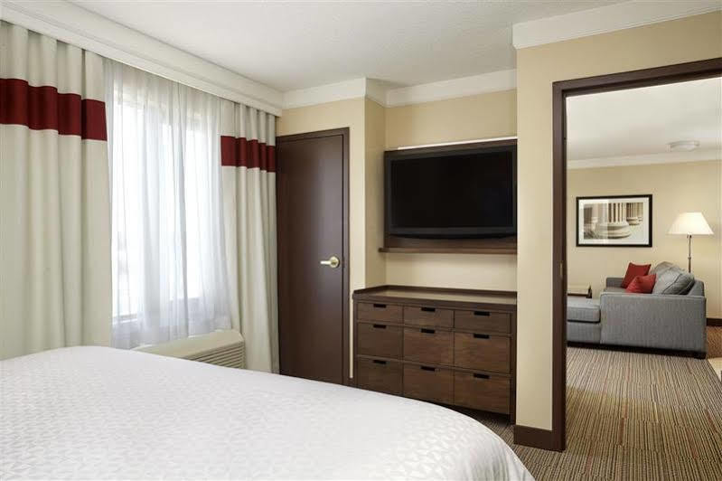 Four Points By Sheraton Kitchener-Waterloo Extérieur photo