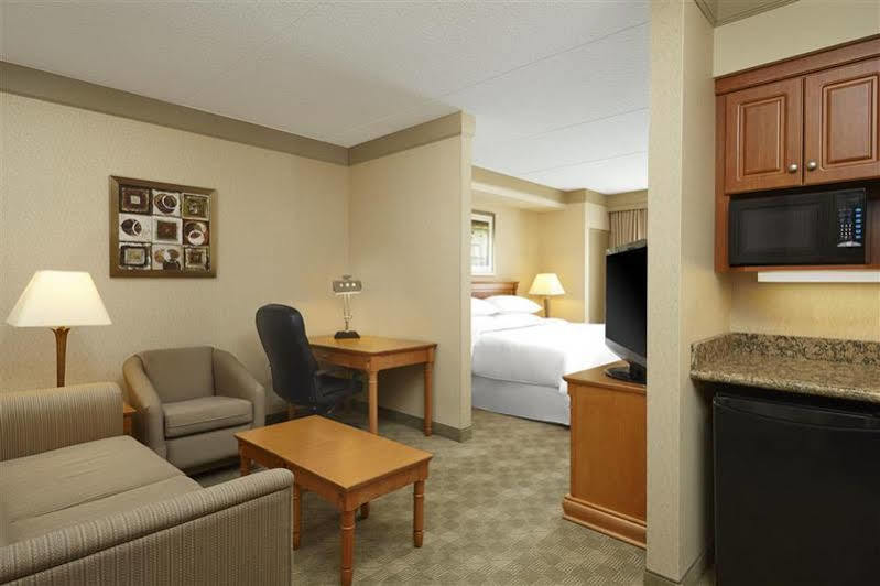 Four Points By Sheraton Kitchener-Waterloo Extérieur photo