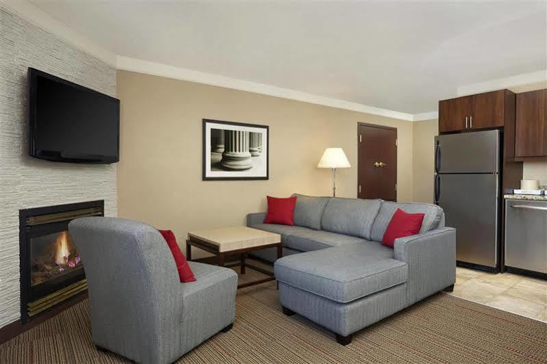 Four Points By Sheraton Kitchener-Waterloo Extérieur photo