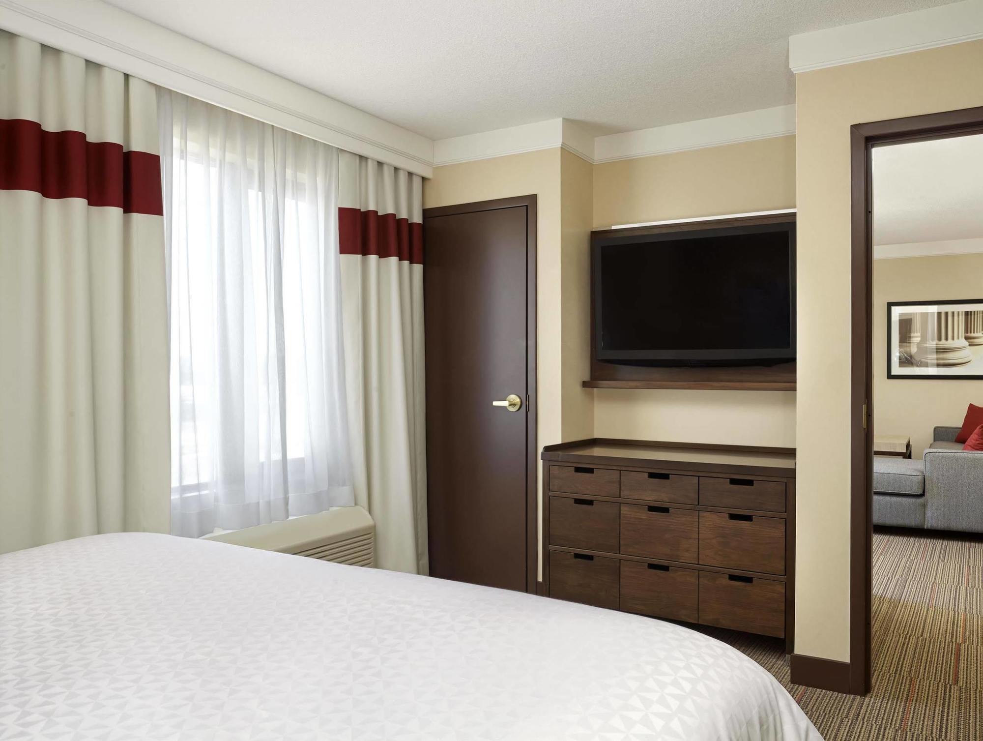 Four Points By Sheraton Kitchener-Waterloo Extérieur photo